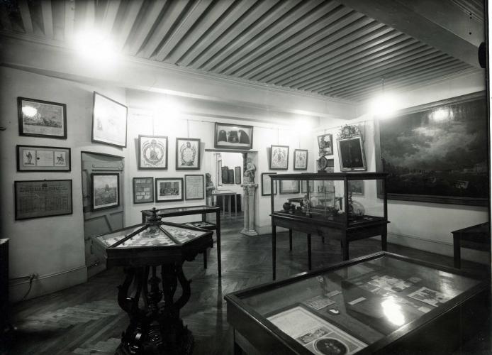 Salle du Musée d'Histoire de Lyon vers 1940-1950 - © Gadagne
