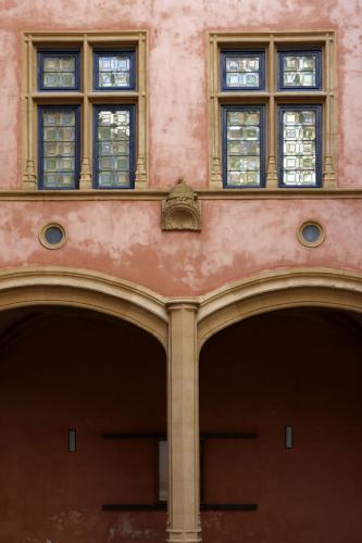 Détail de la façade de la Grande Cour de Gadagne  - © Gilles Aymard, 2009