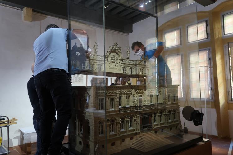 Démontage de la maquette de l'Hôtel de Ville de Lyon au MHL Gadagne - © Gadagne, 2020