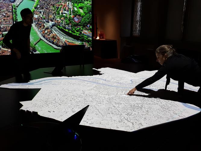 Montage de la maquette de l'exposition Portraits de Lyon du MHL - Gadagne © Gadagne, 2019