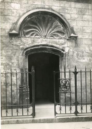 Porte donnant sur l'escalier-à-vis de la Rue de Gadagne vers 1920 - © Gadagne, N° Inv. 1273.4