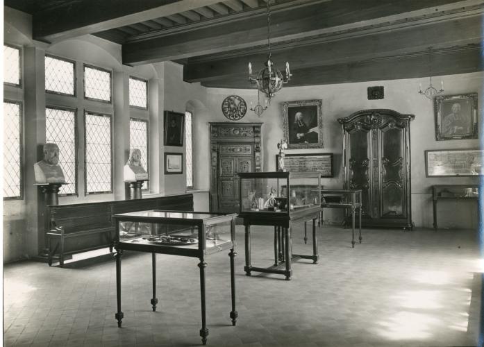 La salle des échevins du Musée d'Histoire de Lyon vers 1920 - © Gadagne