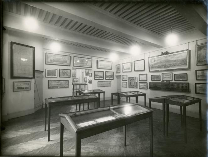 Salle du Musée d'Histoire de Lyon vers 1940-1950 - © Gadagne