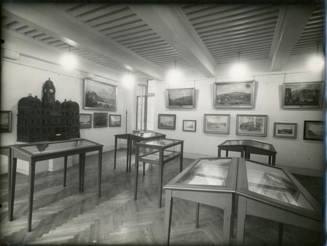 Salle du Musée d'Histoire de Lyon vers 1940-1950 - © Gadagne