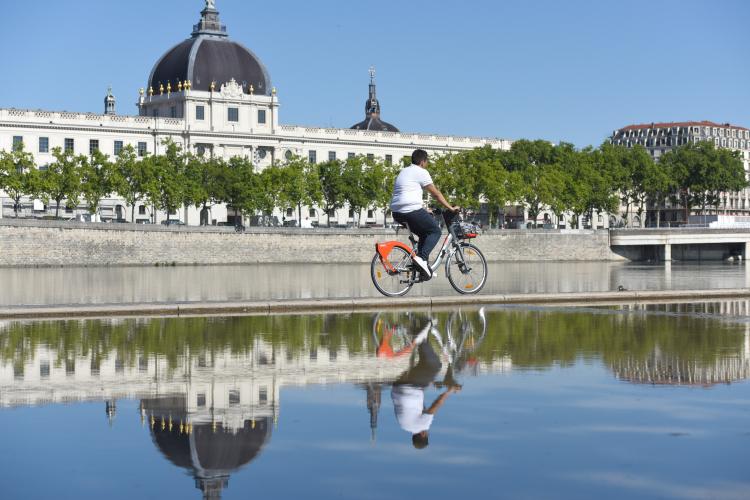 Hotel Dieu, velo'v © M. Chaulet Ville de Lyon