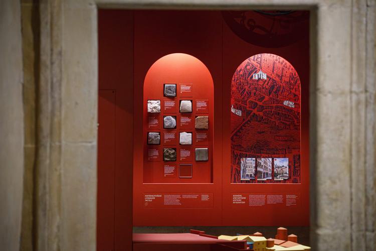Vue de l'exposition "Gadagne. Un monument, une histoire"