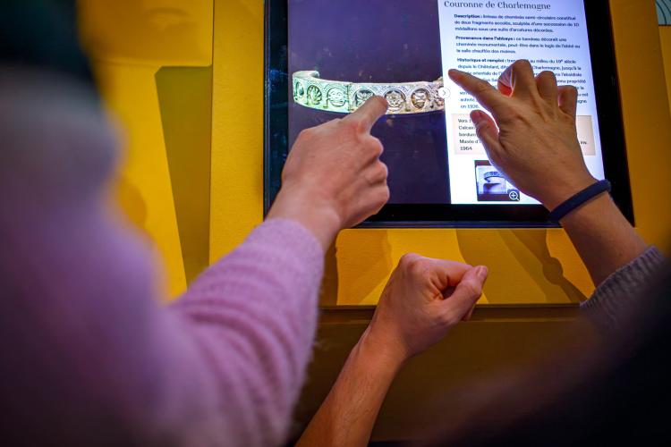 Vue de l'exposition Merveilleux Moyen Âge