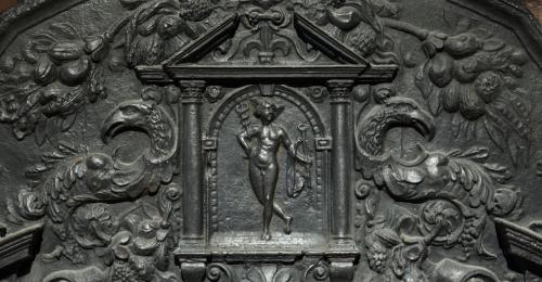 Détail du foyer de la cheminée Renaissance de Gadagne - © Gilles Aymard, 2009