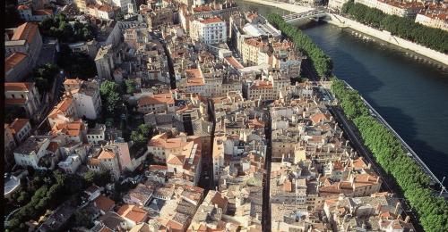 Vue des Toits du Vieux-Lyon - © Frédéric Guignard-Perret, 2002