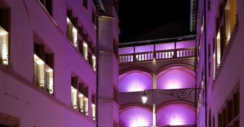 Cour de Gadagne de nuit