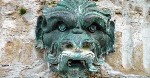 Détail de la fontaine place Saint-Jean, Vieux-Lyon