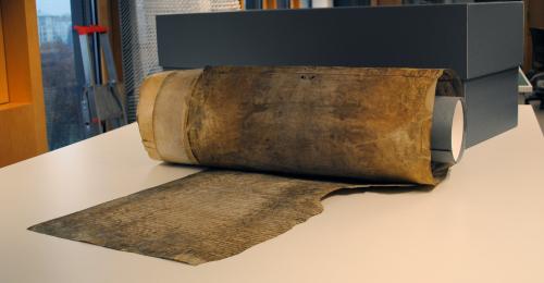 Le grand rouleau de l’abbaye de l’Ile-Barbe, A10 G 3408, après restauration
