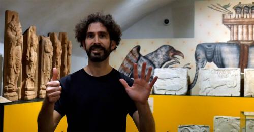 Visite LSF de l'exposition Merveilleux Moyen Âge par un guide LSF