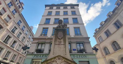 Monument à Laurent Mourguet, Lyon 5e