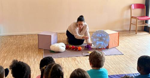 Au fil de l'histoire, activité en crèche