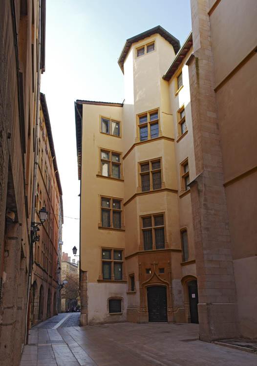 Gadagne depuis la Rue de Gadagne - © Gilles Aymard, 2009