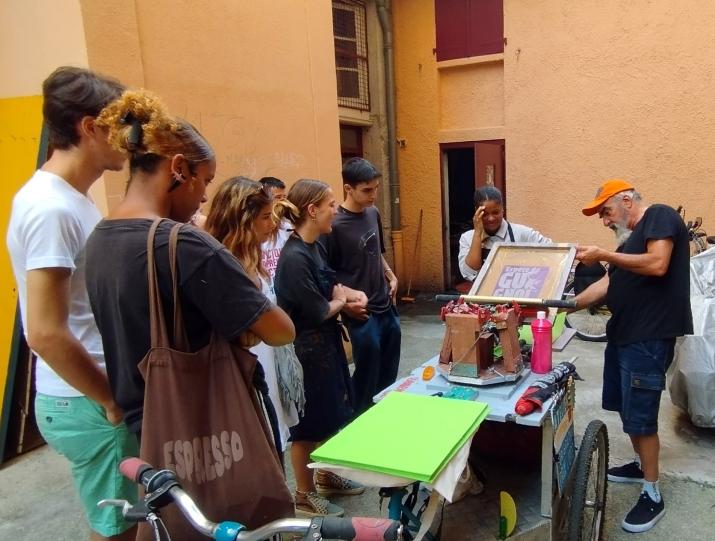 Atelier Mobile de l'artiste Papyart
