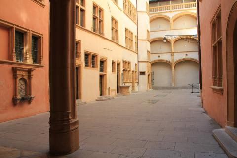 Grande Cour de Gadagne - © Gadagne, 2011